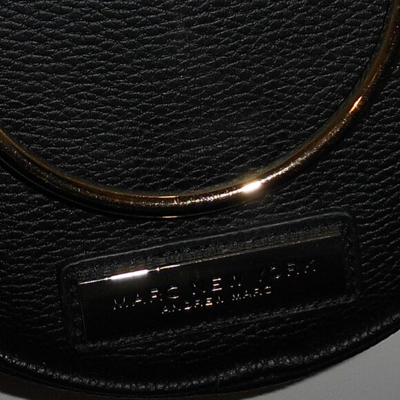 MARC NEW YORK ROUND CROSSBODY/SHOULDER BAG BLK & GOLD TONE HARDWARE FAUX LEATHER - Picture 4 of 16